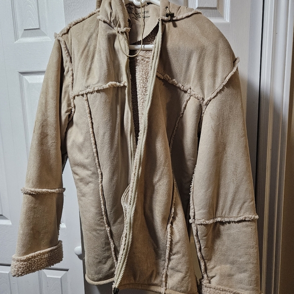 Suede coat..looks sheerling - Picture 3 of 5